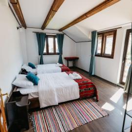 Casa Grinda, Hotel in Novaci-Străini