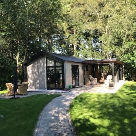 Chalet 'Het Vinkje', hotel v mestu Oosterwolde