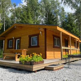 Marika Puhkeküla - Metsanurga Puhkemaja "Barrel Sauna included", hotel in Nõva