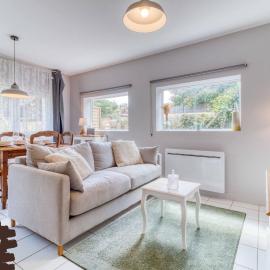 Le Cottage - Confort - Calme - Lumineux, Hotel in Douai