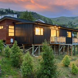 Panoramic Views from Spacious New Beach House