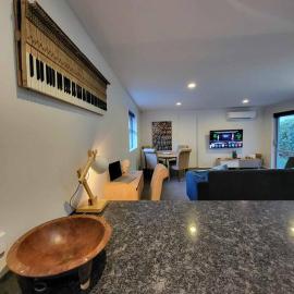 Barefoot Beach House Pegasus NZ, hotel i Waikuku