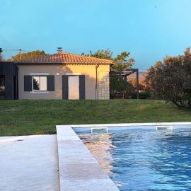 Maison Indépendante avec Piscine, hotel i Taulignan