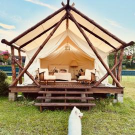 Wioska Szczęścia - Glamping nad morzem - romantyczny urlop blisko natury, хотел в Śliwin