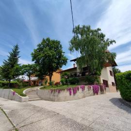 Apartma Breza, hotel di Kojsko