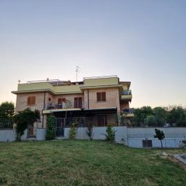 Dory's Dream - CASA VACANZE NUMANA, hotel en Marcelli