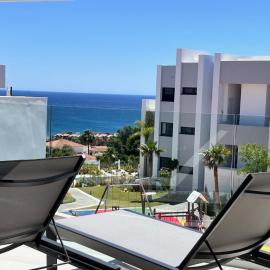 Pure South Manilva Modern 3 beds apartment with seaviews, hotel v destinácii Manilva