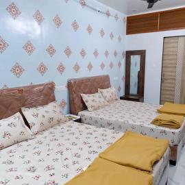 Naramada Homestay Rooms, hotel em Garudeshwar