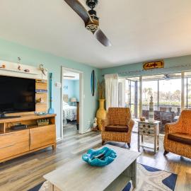 Beachfront Siesta Key Condo w/ Enclosed Patio, hotel in Siesta Key