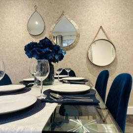 Home Away Luxury Living - Horley, hotel a Horley
