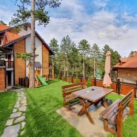 칼루제르스케 바레에 위치한 호텔 Apartman Marjanović Tara, Kaluđerske bare