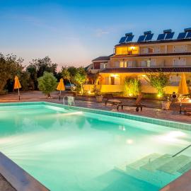 Pegasos Studios, Hotel in Karavadhos