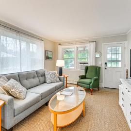 Bayfront East Quogue Retreat w/ Private Boat Dock, hotel em East Quogue