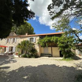 Mas Petit Bédaride, hotel din Arles