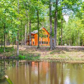 Broken Bow Cabin Near Choctaw Casino: Hot Tub!