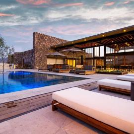Exclusive Luxury Home with Rooftop Jacuzzi