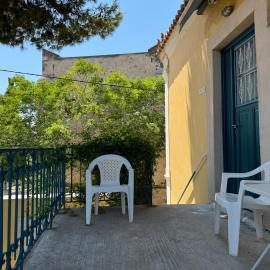 Thomaidou House - Heart of Aegina Town, hotel v destinaci Aegina