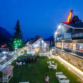 The Highland Park - A Truly River side Resort, hotel v destinaci Manāli