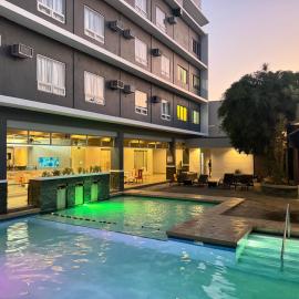 Circle Inn - Iloilo City Center, viešbutis mieste Iloilas