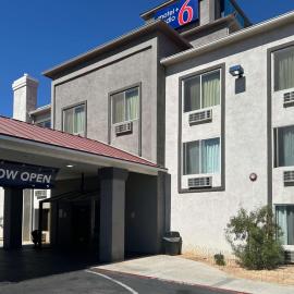 Studio 6 Suites Hesperia CA West Main Street I 15, hotel en Hesperia