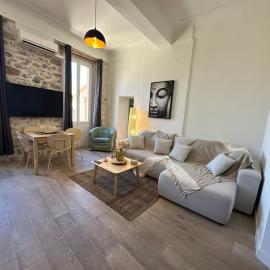 GORGEOUS BRAND NEW 2 BEDROOMS、アンティーブのホテル