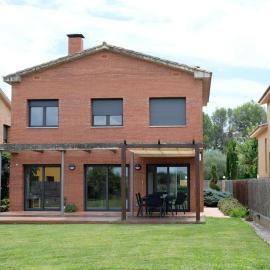 Garden Villa near Girona and Costa Brava for Cyclists and Families