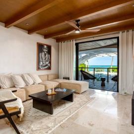 Luxury Beachfront Getaway Tankah Bay