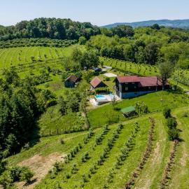 OPG Rose Hip Hill ekološko imanje, hotel a Brežnica