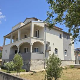 Apartments MARCONS, готель у місті Воднян