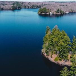 3 Bedroom Point Cottage On Muskoka Shores, hotel di Seguin 