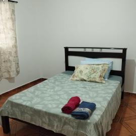 Quarto com cama de casal - Sobrado