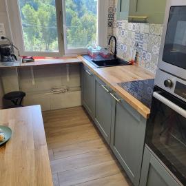 Private Room-1 in HANNANA Apartment- 2 min walk To Tram 12 min to Nice train station 15 min to Massena Place, hotel a Niça