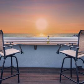 Steps to Beach and Amazing Ocean Views - Miramar Home, hotel in Half Moon Bay