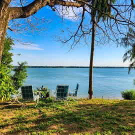 Casa frente al Río Paraná, hotel a Ituzaingó