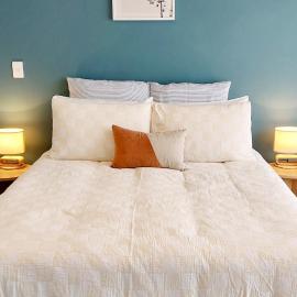 Wānaka Mountain Views Guest Room --no kitchen--, hotel in Wanaka