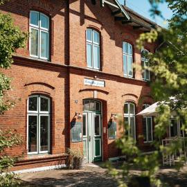 Landgasthof-Unter den Linden, hotel en Oelixdorf