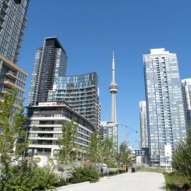 Stylish Condo Downtown Near CN Tower - Free parking, hotel en Toronto