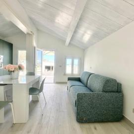 Design apartment on the beach, hotel in Lido di Camaiore