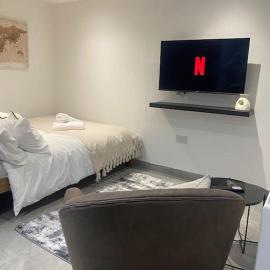 The Courtyard - By Casa Living, hotel di Canley