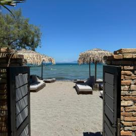 Alex's seafront vacation house, готель у місті Лефкіммі