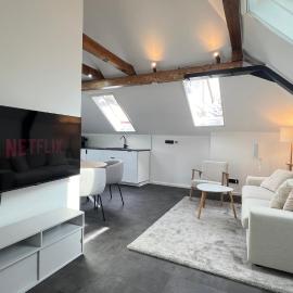 LudwigsHome - Zentrale Lage, Luxusbad, Workspace, Klima, hotel in Ludwigsburg