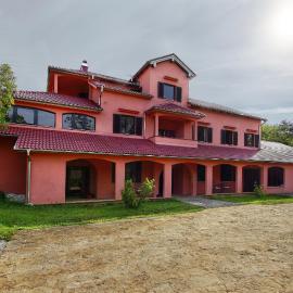 Villa Noiram - Your dream Getaway in Nature, hotell sihtkohas Senožeče