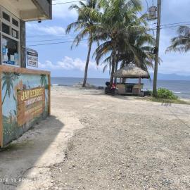Ocean View Room Jay Henry's Transient House, hotel di Pagudpud