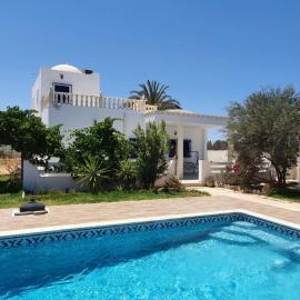 Villa Temlel, готель у місті Temlale