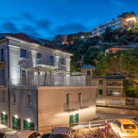 VILLA CADIZ APARTMENTS VARAZZE, hotel v destinácii Varazze