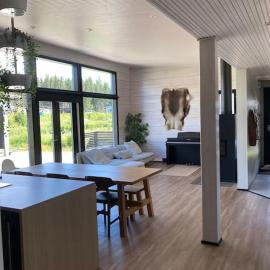 Moderni hirsitalo, hotel en Joensuu