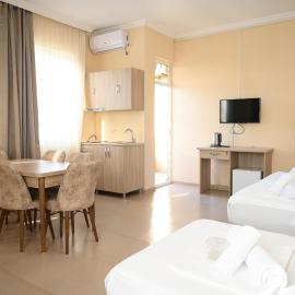 Hotel Golden House