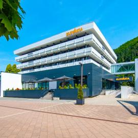 Hotel Slovakia, מלון בטרנצ'יאנסקה טפליצה