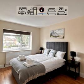 Modern 2 Bedroom Flat By Tara Stays Short Lets & Serviced Accommodation Watford With Free Parking & Nearby Warner Studios