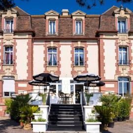 Villa Victoria Hôtel et Spa, hotel a Ouistreham